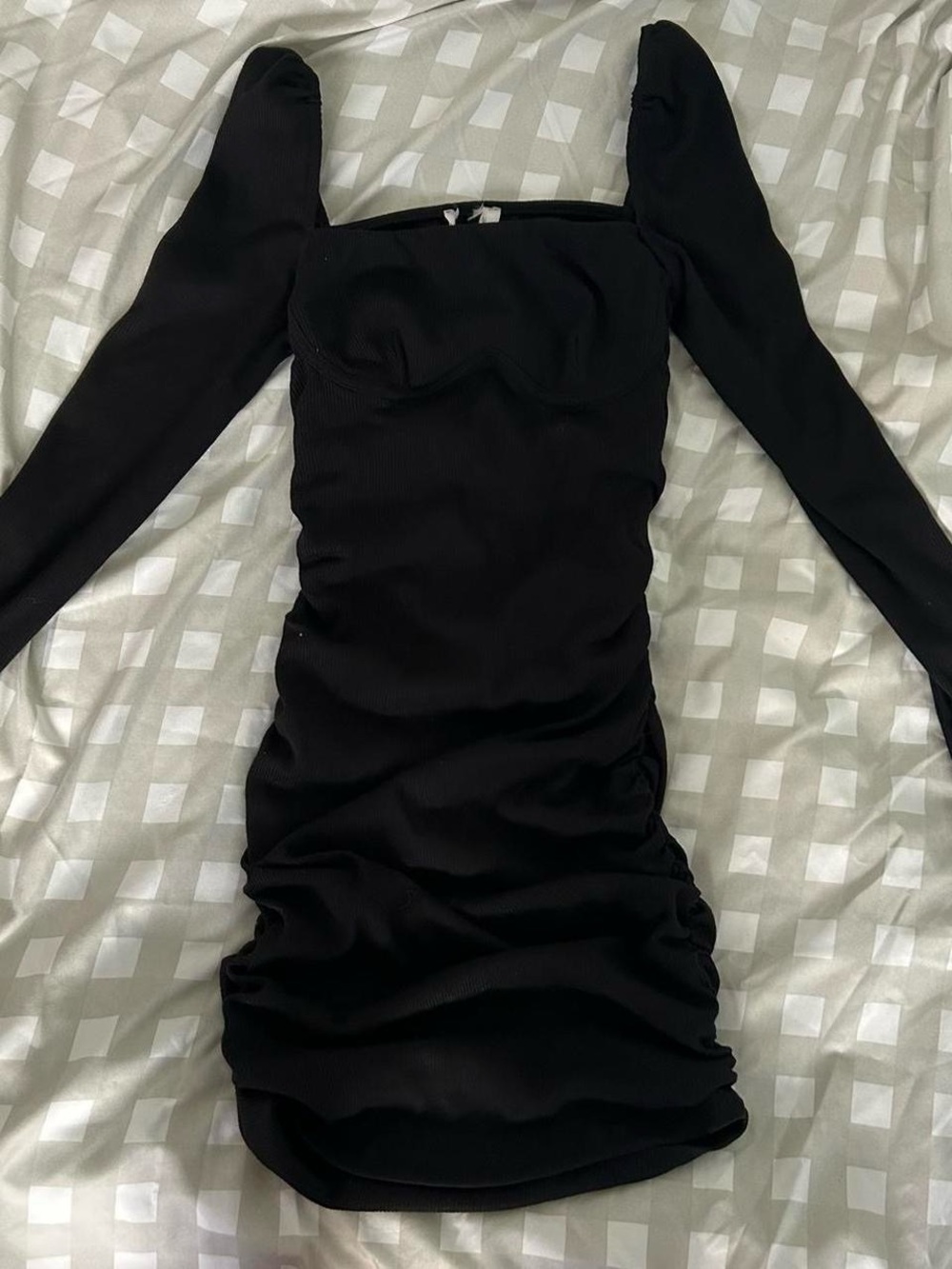 Princess Polly Size US 4 Black Long Sleeve Ruched Bodycon Dress